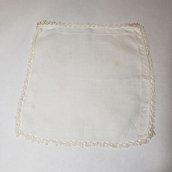 VTG 1960'S WOMENS HANKIE WHITE CROCHET SCALLOPED EDGE BRIDAL WEDDING LACE - Picture 9 of 9